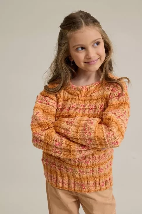 Menina usando a Blusa Folclore de tricô infantil em Fio Print Baby cor Lenda