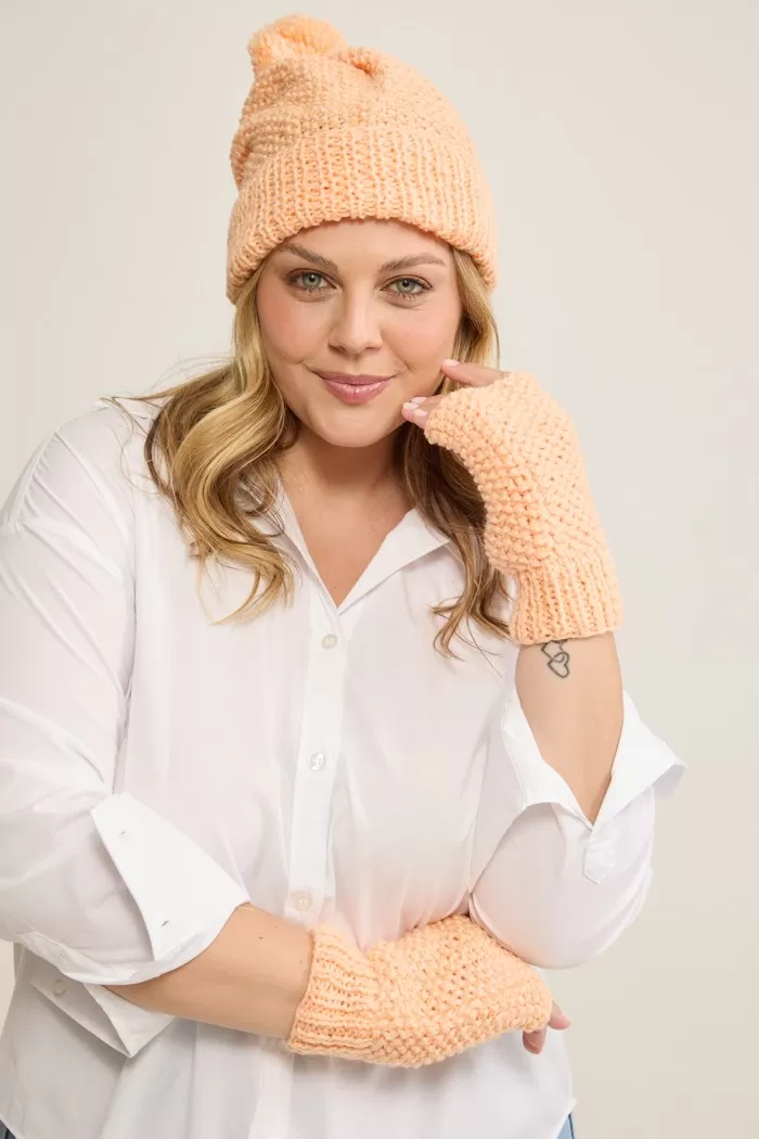 Detalhe do pompom do Gorro Peach de tricô
